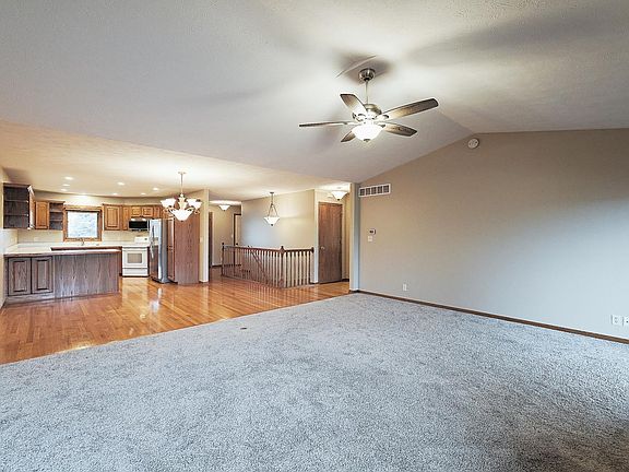 4th image of 9172 Chalk Hill Ct