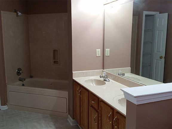 5th image of 7116 Fernbank Ln