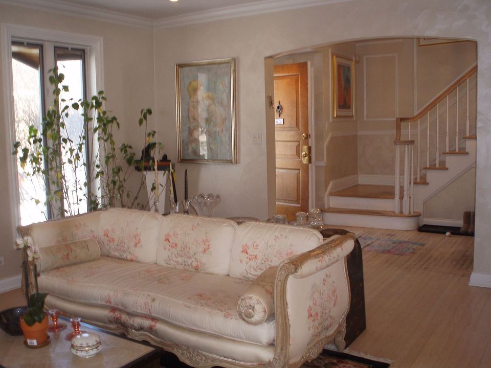 1st image of 6609 N Leroy Ave #11111
