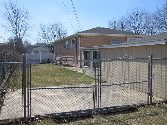 5th image of 4840 W 105th Pl
