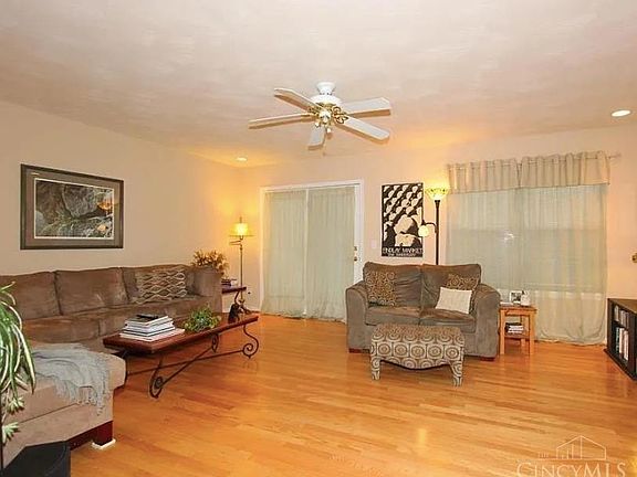 3rd image of 8442 Cottonwood Dr