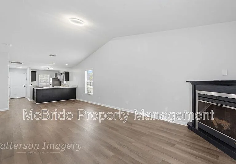 1217 Longpoint Dr — Photo 5
