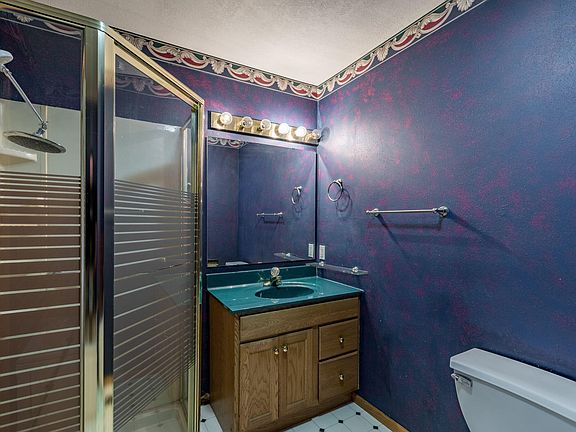 4th image of 2741 Oak Dr