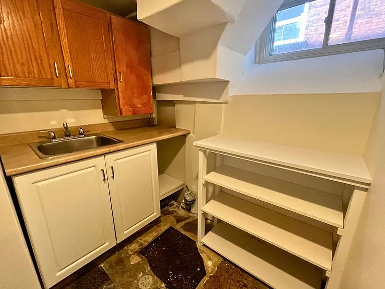 315 Frank St — Photo 21