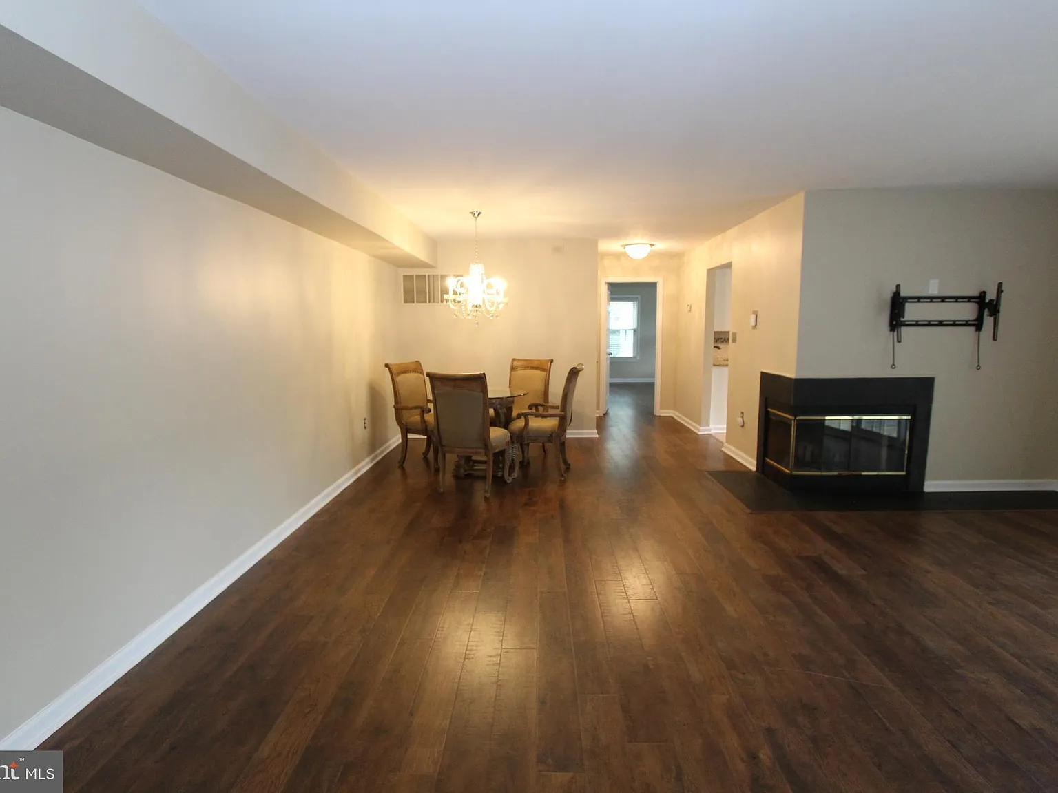 2 bed, 2.0 bath, 1210 sqft, $2,650 — Photo 4