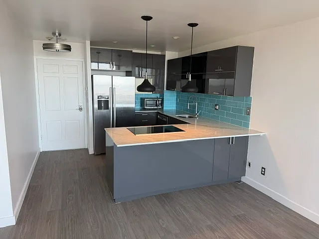 1 bed, 624 sqft, $1,300 — Photo 3