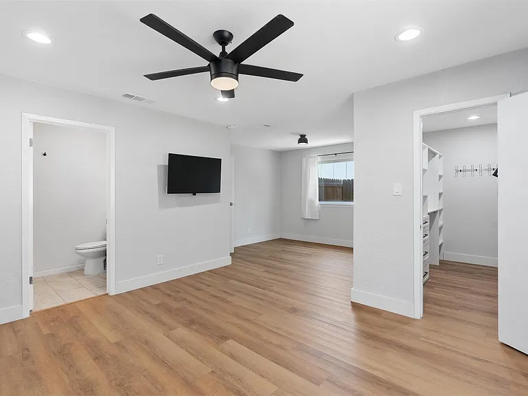7806 Woodcroft Dr — Photo 15