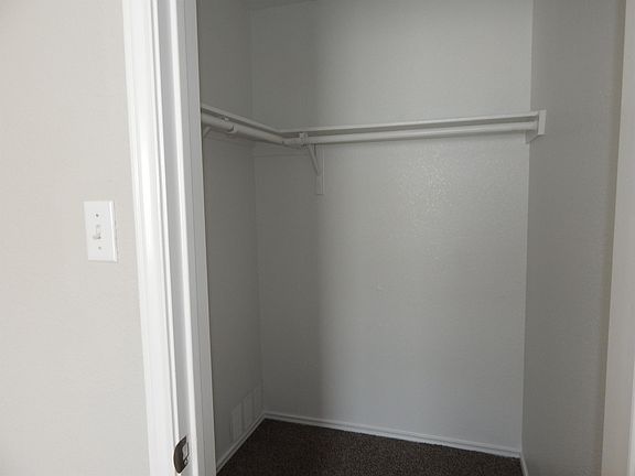 2nd image of 3012 Ellis Dr