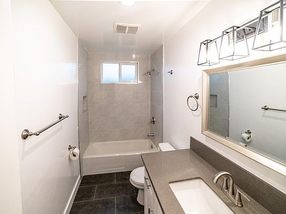 4th image of 249 Lindero Ave APT 2