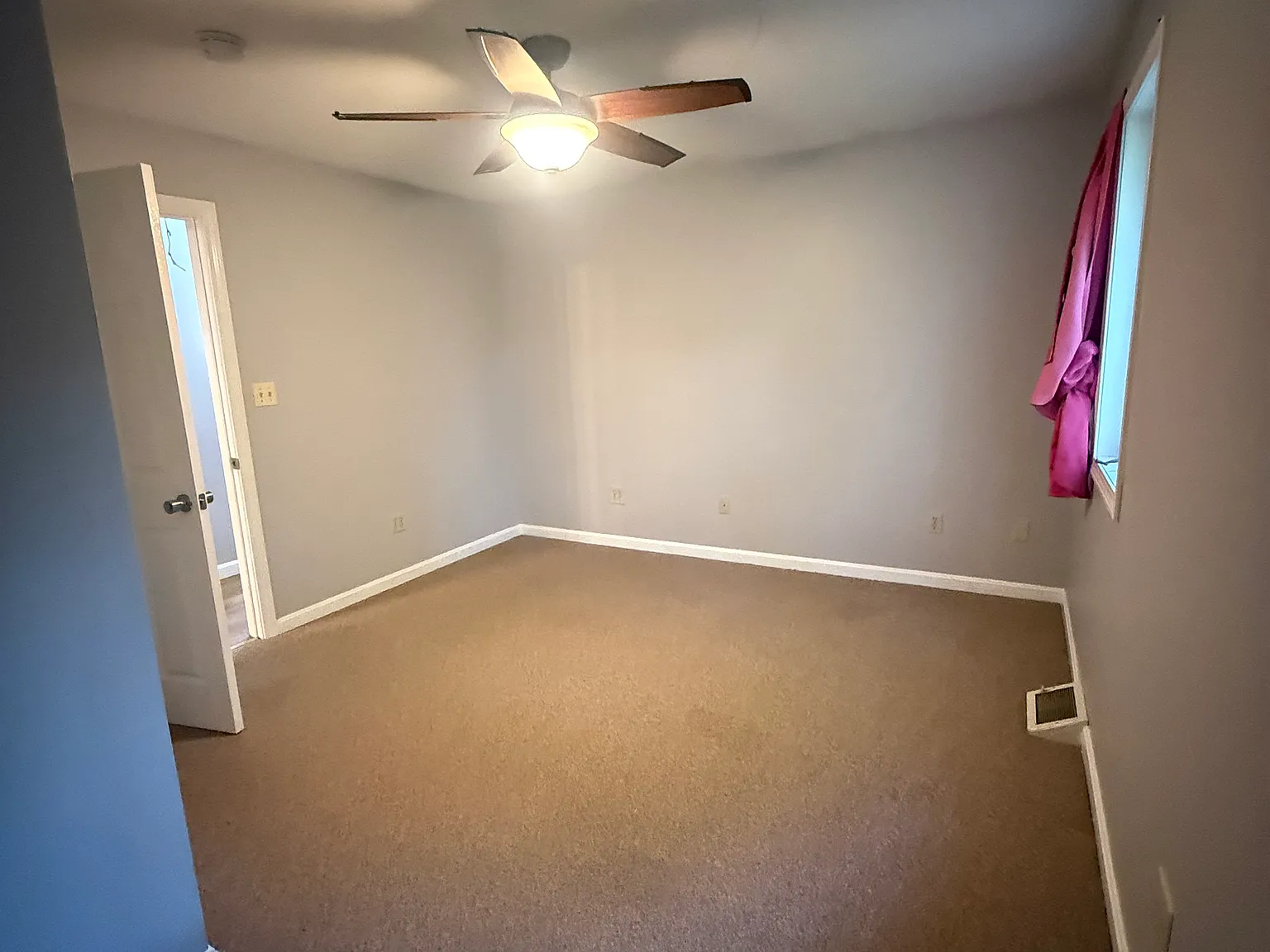 97 Pendleton Rd — Photo 2