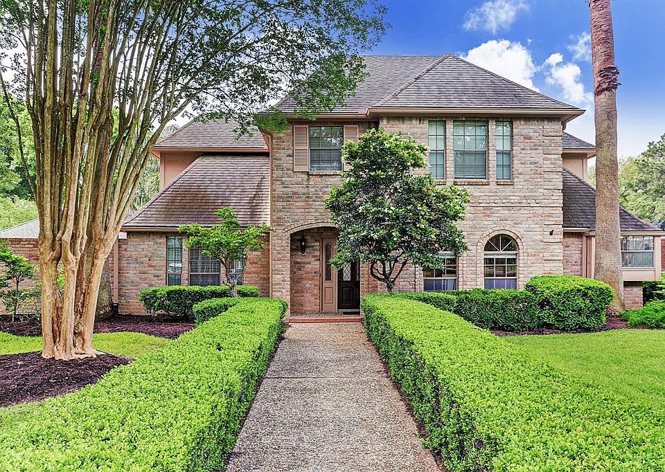 1st image of 20735 Chestnut Hills Dr