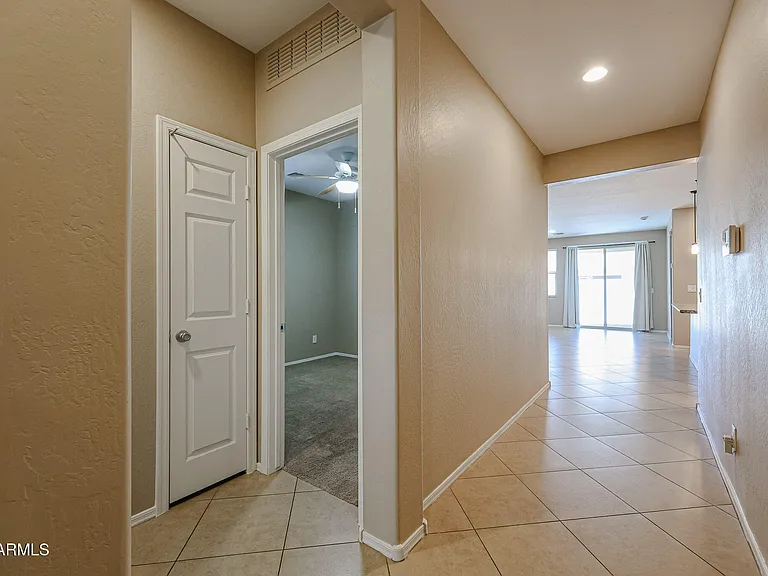 12041 W Cottontail Ln — Photo 17