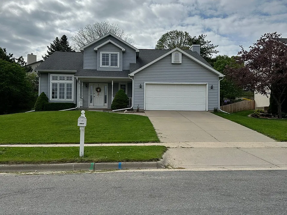 2922 Maple Run Dr