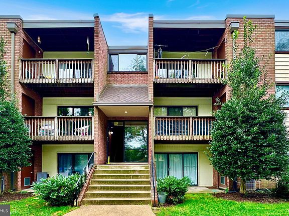 5th image of 10723 West Dr APT 203