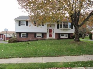 462 Philmont Dr, Lancaster, PA
