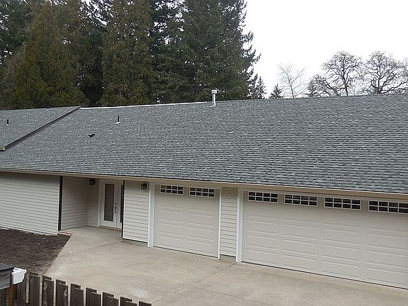 2nd image of 875 SE 39th Ct