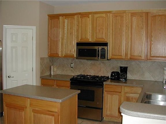 4th image of 1101 Parmer Ln #203
