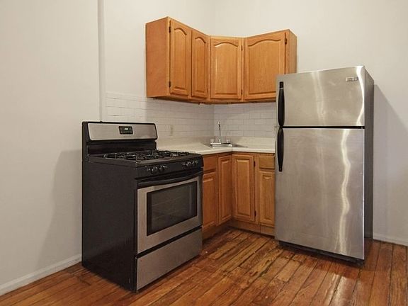 4th image of 239 Kingsland Ave #2RF