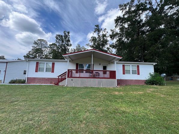 141 SE Maid Marion Ln