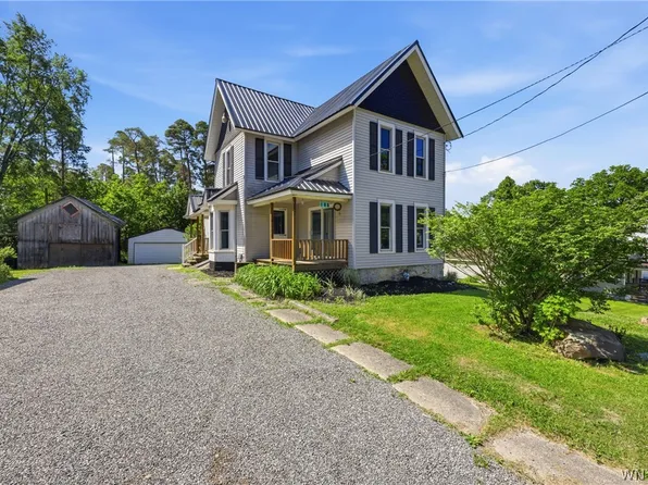 105 Garfield St, Holland, NY 14080