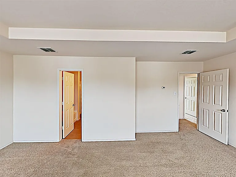 4029 Thoroughbred Trl — Photo 9