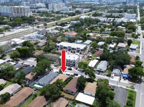 102 SW 9th St #A-b, Hallandale, FL 33009