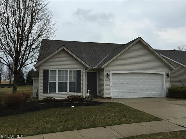 1st image of 609 Beacon Dr #11