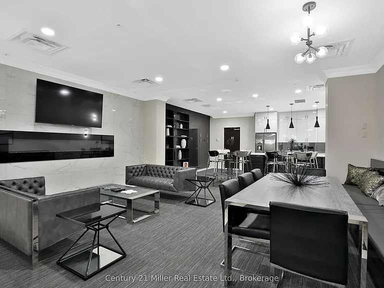 118 King St E #618 — Photo 27