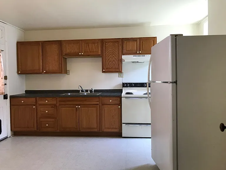 33 S Penn St — Photo 1