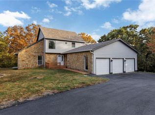 2611 S Crenshaw Rd, Independence, MO 64057