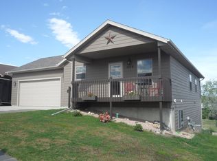 1036 Copperfield Dr, Rapid City, SD 57703
