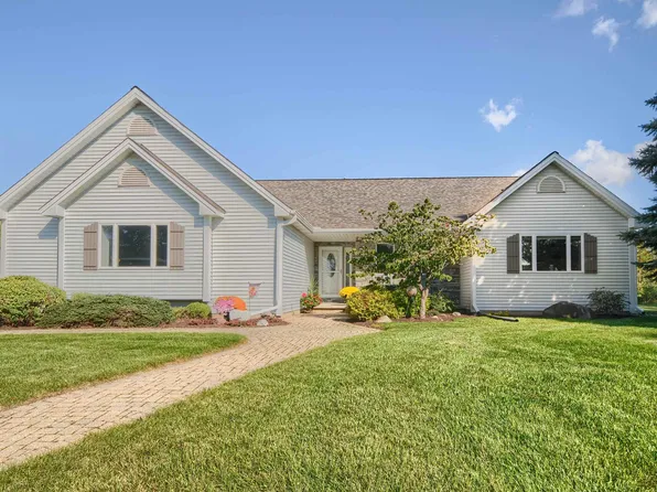 347 Golf Rd, Lapeer, MI 48446