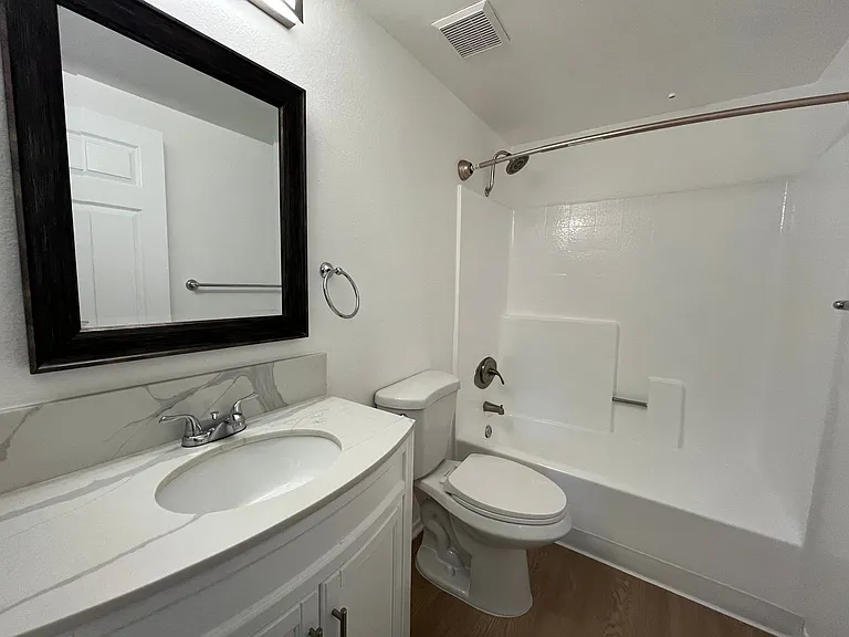 14900 Moorpark Street — Photo 25