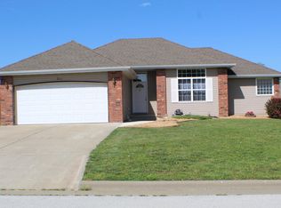 311 N Cheyenne, Clever, MO 65631