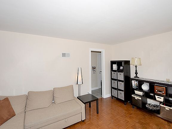 4th image of 8416 N Greenwood Ave