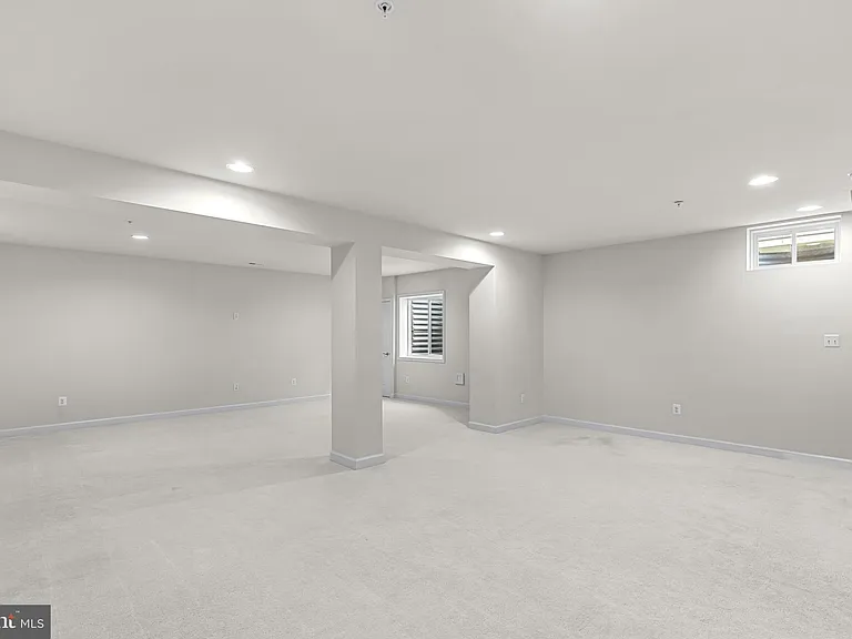 22237 Fulmer Ave — Photo 27