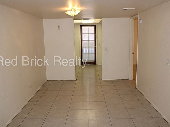 5th image of 1927 E Hampton Ave Unit 230