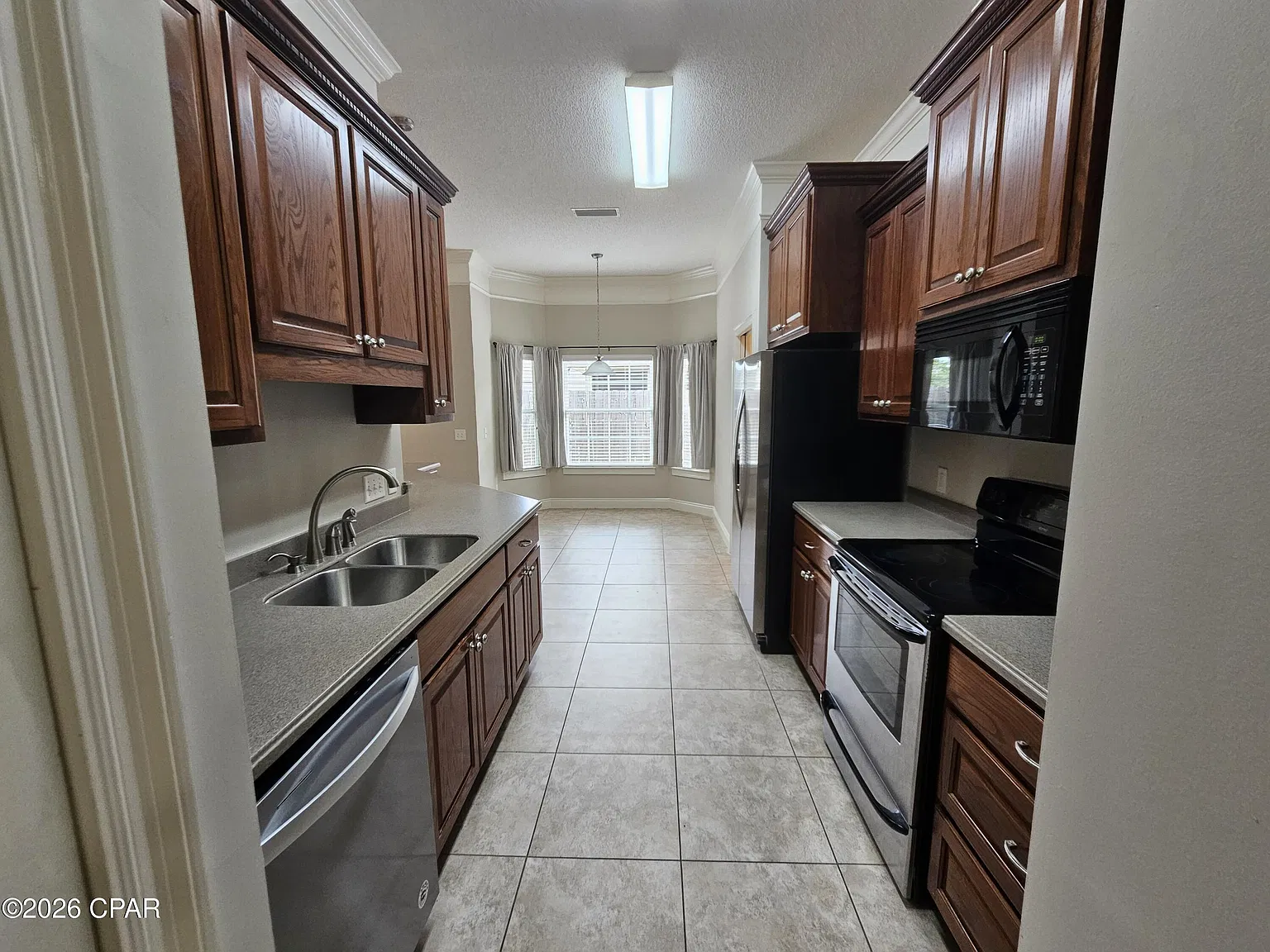 3 bed, 2073 sqft, $2,300 — Photo 4