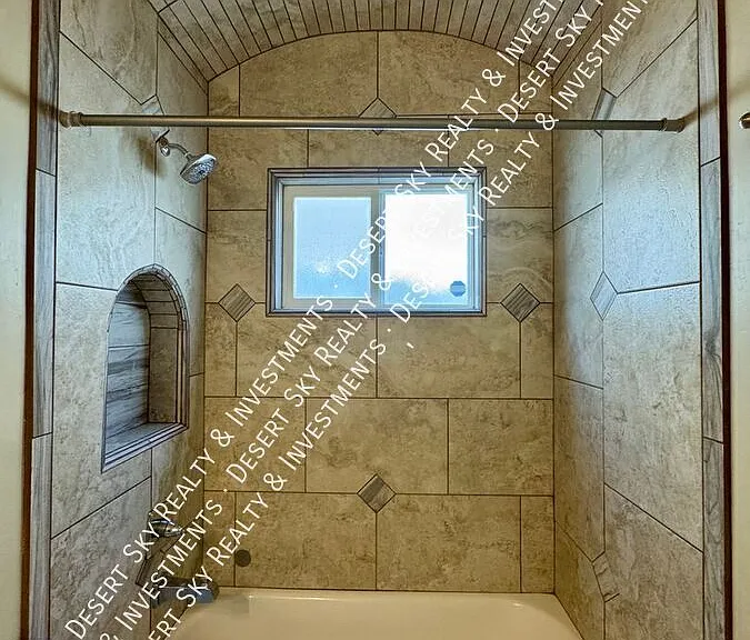 1911 Pella Ct — Photo 24