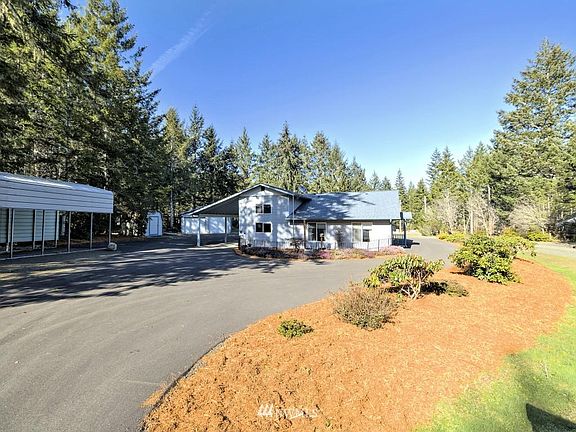 4th image of 20 E Hidden Horse Ct