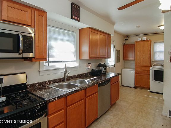 5th image of 3012 Pearl Ave