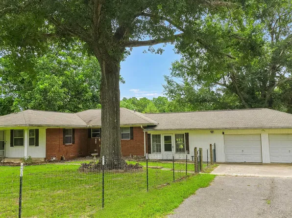 512 An County Road 161, Elkhart, TX 75839
