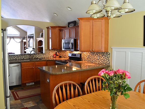 5th image of 14252 S Crown Rose Dr