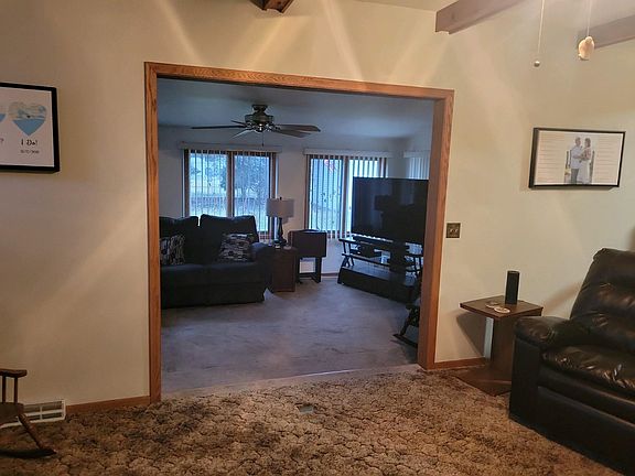 3rd image of 1713 Clover Ln