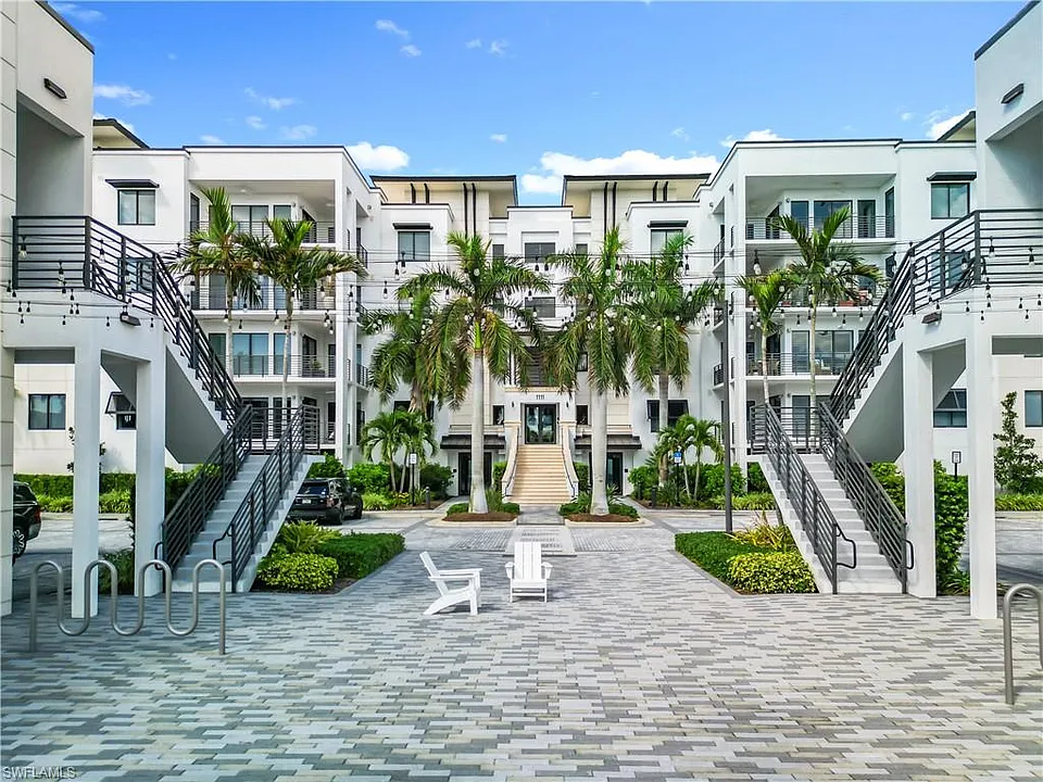 1125 Central Ave #462