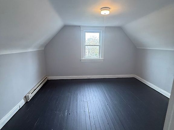 2nd image of 15718 Holmes Ave #Up