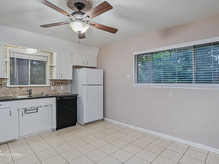 821 Princeton Rd — Photo 5