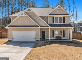 118 Natures Pointe Trl, Carrollton, GA 30117