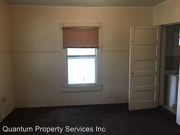 4th image of 2100 Emma St