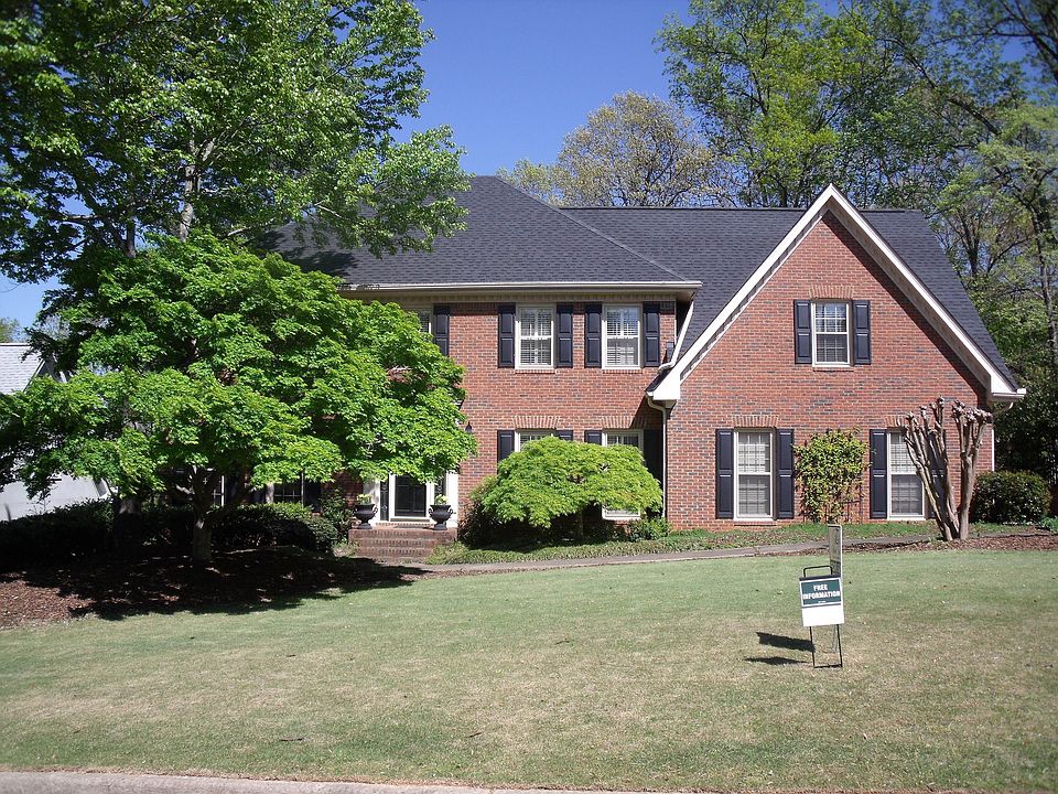 Beautiful Brick Home in great community